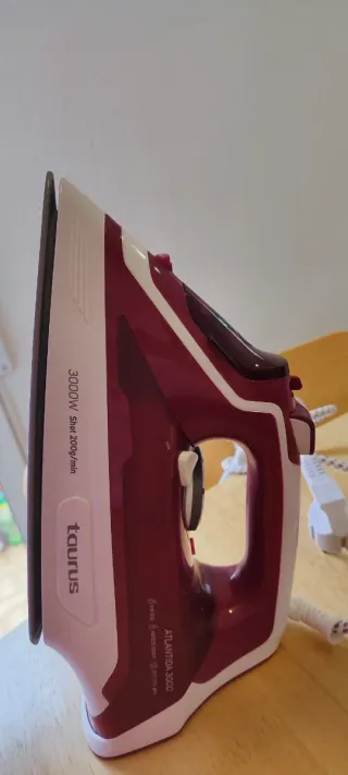 Plancha de Vapor Taurus Atlantida 3000