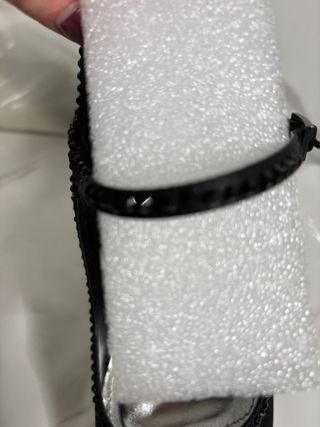 Eleganti scarpe tacco alto con strassi