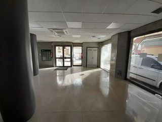 Local comercial en venta en Úbeda