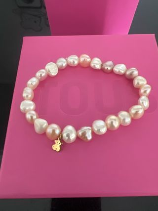 Pulsera perlas nacaradas y osito Tous oro