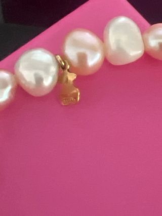 Pulsera perlas nacaradas y osito Tous oro