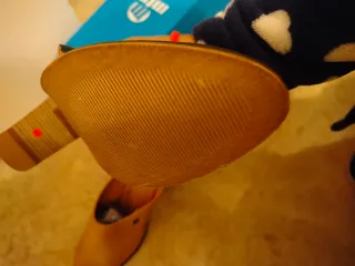 Zuecos Mustang Piel Beige Sin Estrenar