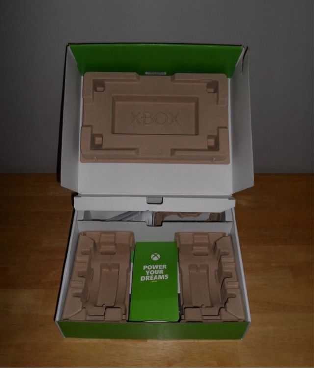 Xbox Series S Bianca - 1 settimana di utilizzo e due controller