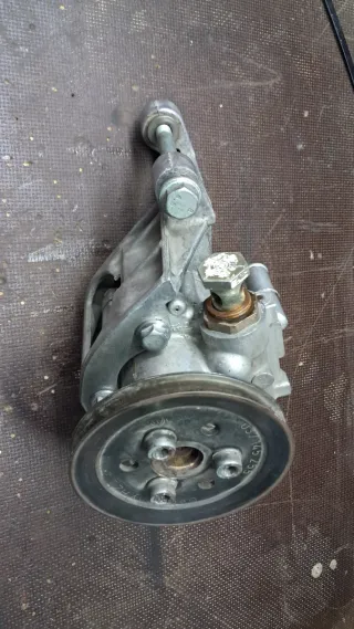 Bomba de dirección asistida