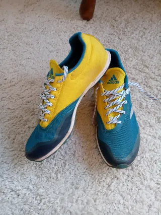 Zapatillas ADIDAS de atletismo 41,5 azules y amari