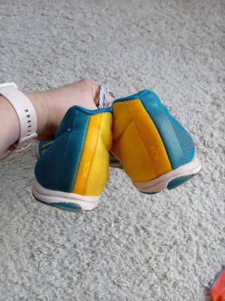 Zapatillas ADIDAS de atletismo 41,5 azules y amari