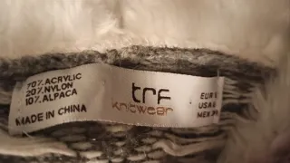 Vestido de lana con capucha de borrego