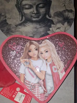 Estuche Corazón Top Model Brillante