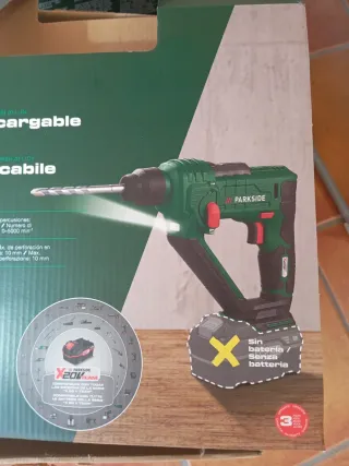 Taladro martillo percutor Parkside con maletín