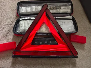 Kit Emergência Tesla