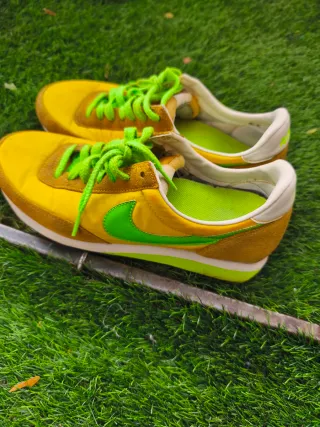 Zapatillas Nike Amarillas y Verdes
