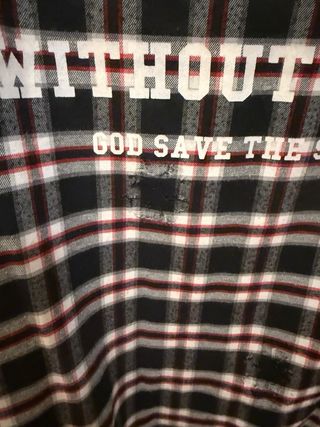 Camicia da donna Pirex a quadri con strappi ad hoc