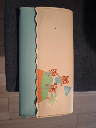 Switch Lite in vendita con custodia e caricabatterie.