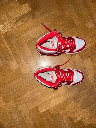 Zapatillas Nike Dunk High Retro Rojas y Blancas