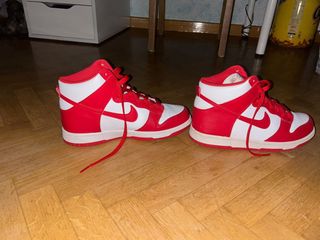 Zapatillas Nike Dunk High Retro Rojas y Blancas