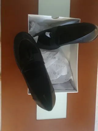 Mocasines de tacón ancho Geox, color negro, núm 41