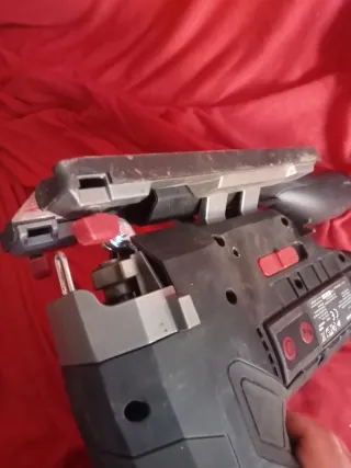 Sierra de calar a batería.Incluyo cargador+bateria