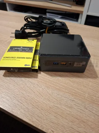 Intel NUC i3 gen.8