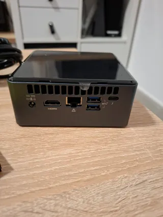 Intel NUC i3 gen.8