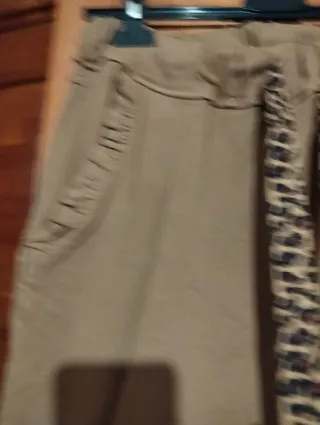 Pantalón jogger camel con cordones