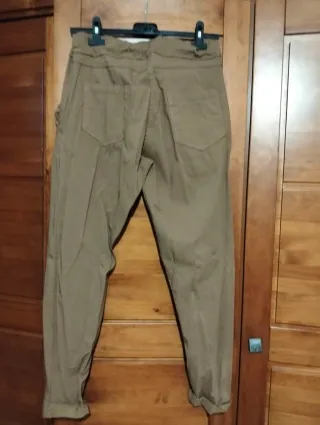 Pantalón jogger camel con cordones