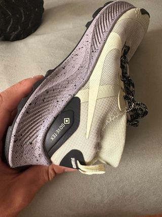 Zapatillas Nike Trail Running Beige/Morado