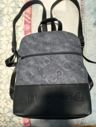Mochila Desigual Negra y Gris