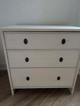 Cómoda cajonera blanca de madera