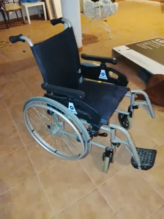 Silla de ruedas para minusválidos