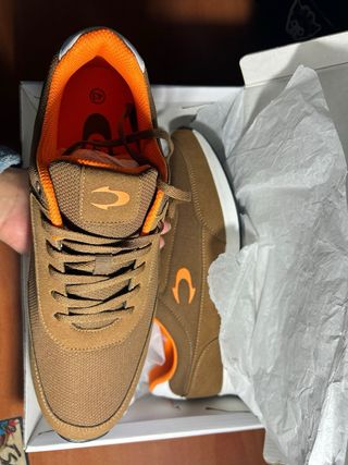 Zapatillas Hombre Marrón y Naranja