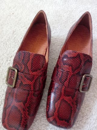 Zapatos Mocasines Chie Mihara Talla 38 con hebilla