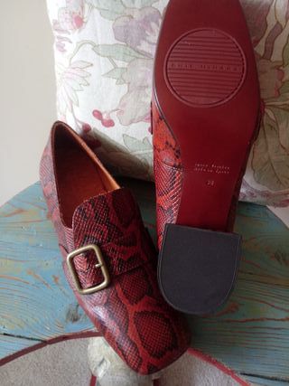Zapatos Mocasines Chie Mihara Talla 38 con hebilla