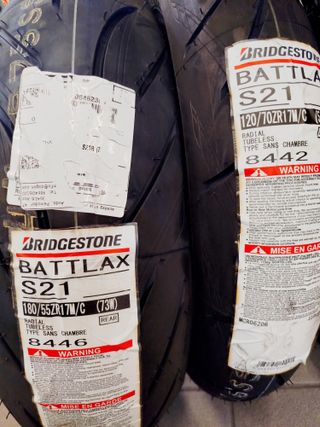 Pareja Neumáticos Bridgestone Battlax S21