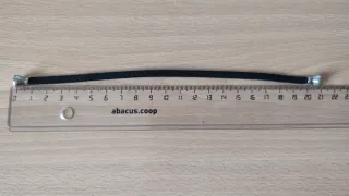 Pulsera de cuero negro fina