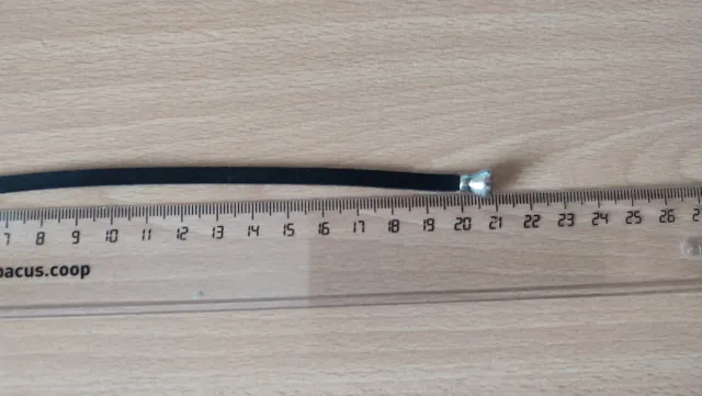 Pulsera de cuero negro fina