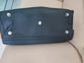 Bolsa de viaje y neceser negro