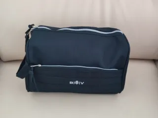 Bolsa de viaje y neceser negro