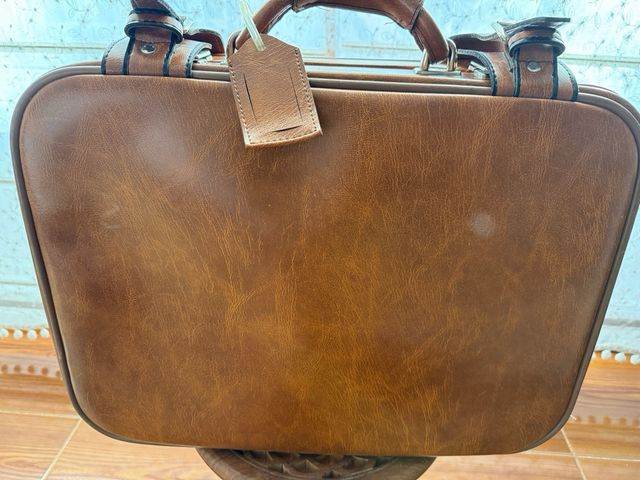 Valigia in pelle antica