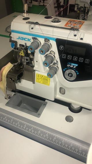 Venta y Reparacion de maquinaria textil.