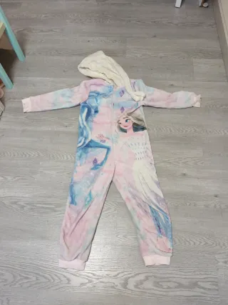 Mono pijama Frozen Elsa  [Talla] 6-7 años.