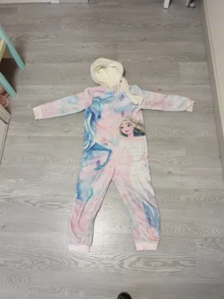 Mono pijama Frozen Elsa  [Talla] 6-7 años.