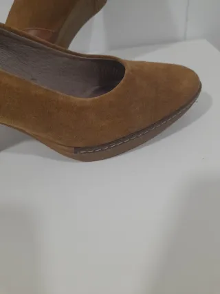 Zapatos de ante marrón tacón 39.