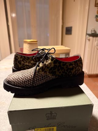 Scarpe donna allacciate fantasia in cavallino