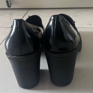 Zapatos de tacón MTNG charol plataforma