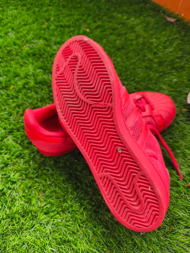 Adidas super star color rojo unisex talla 42
