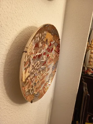 Piatti Antichi in Ceramica e Porcellana