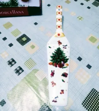 Piatto torta con paletta, per dolci.