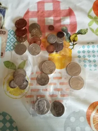 Lote de Billetes y Monedas Antiguas