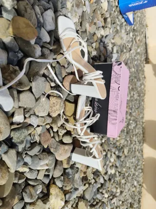 Tacones blancos lace up