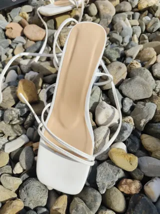 Tacones blancos lace up